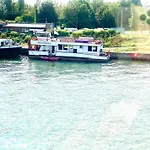 Проживание в семье Belle Au Fil De L'eau