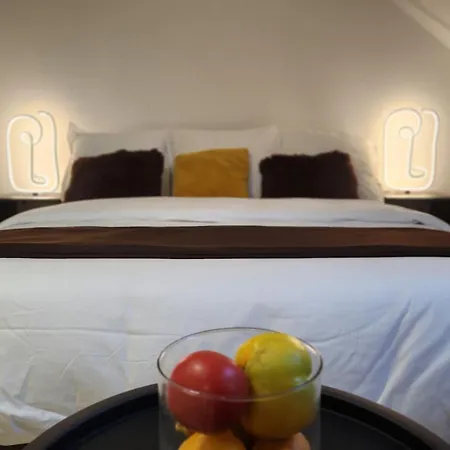 Privatunterkunft Belle Au Fil De L'eau D'hote Salon Et Cuisine Partages