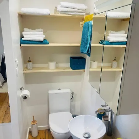 Belle Au Fil De L'eau D'hote Salon Et Cuisine Partages בית אירוח